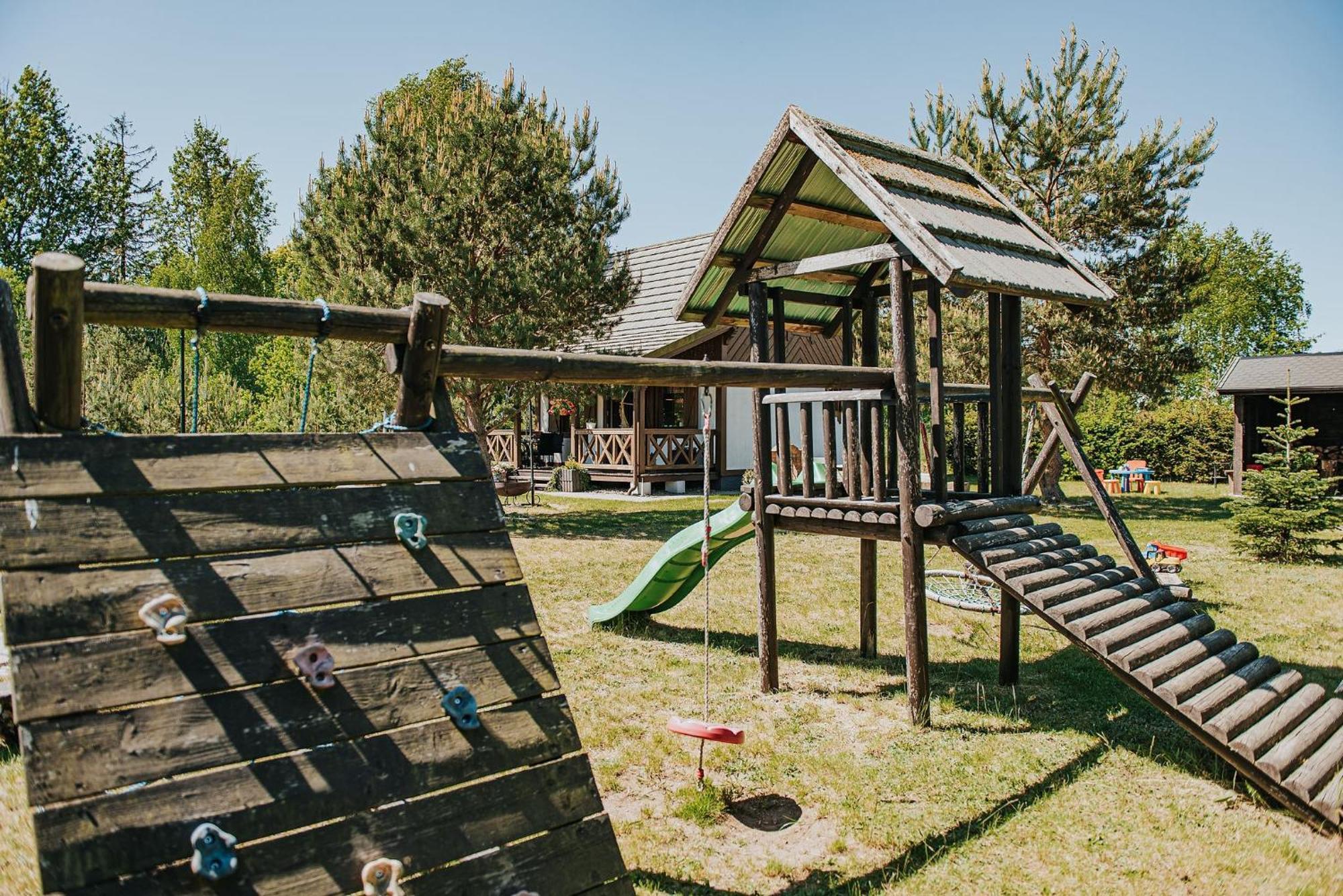 Villa Rajski Domek Nad Jeziorem Radacz à Borne Sulinowo Extérieur photo