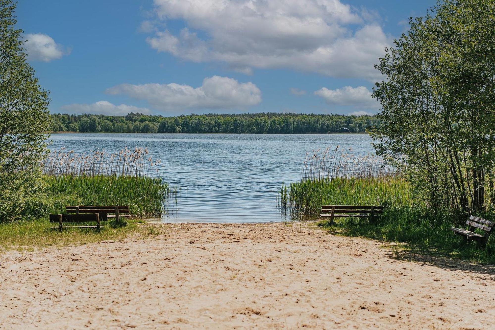 Villa Rajski Domek Nad Jeziorem Radacz à Borne Sulinowo Extérieur photo